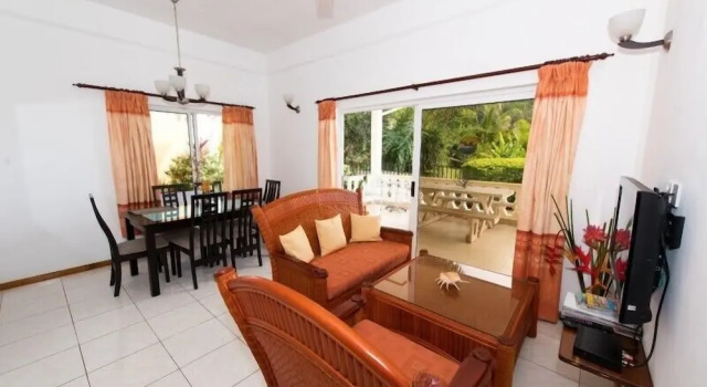 Appartamento 2 camere con balcone e con vista sul giardino East Horizon Self-Catering