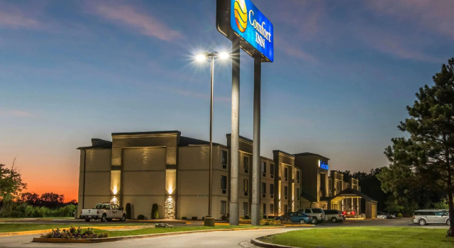 Номер Deluxe Comfort Inn Metro Airport