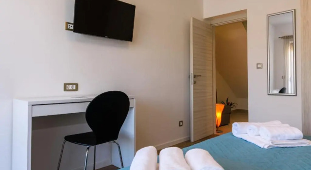 Apartmani Marko i Ana, Rezerwuj Hotel Hotele w Split-Dalmatia County z parkingiem, Parking