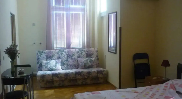 Hostel Parliament, Забронировать Хостел Отели Белграда с парковкой, рядом с Музей Николы Тесла, Парковка