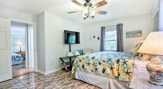 Коттедж Sleeps 9 | Walk to Beach | St. Augustine Home