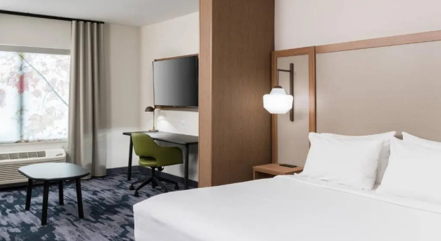 Люкс Отель Fairfield by Marriott Inn & Suites Savannah I-95 North