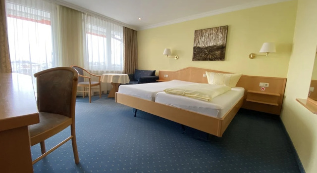 Sporthotel Schönblick, Забронировать Отель Мерсбург Баден-Вюртемберг, рядом с Порт Мерсбург
