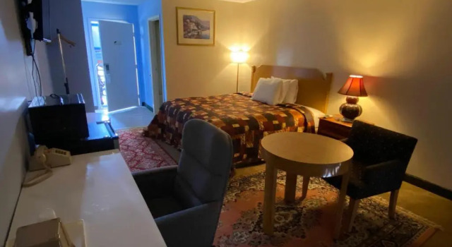 Deluxe suite Lake Country Inn