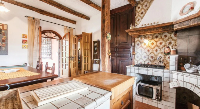 Amazing Home in Poggio Delle Ginestre With Wifi, Private Swimming Pool and 6 Bedrooms, Rezervovat Hotel Hotely v Lazio s parkováním, Parkování