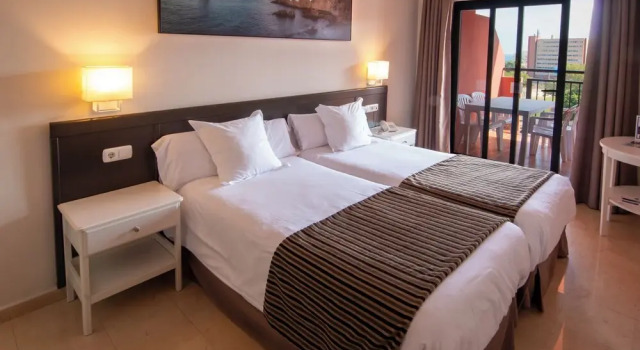 Люкс с балконом Fuengirola Beach Apartamentos Turísticos