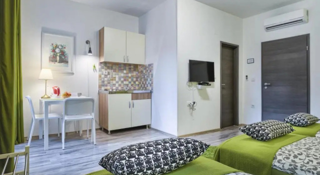 Студия Top Center Rooms & Studio