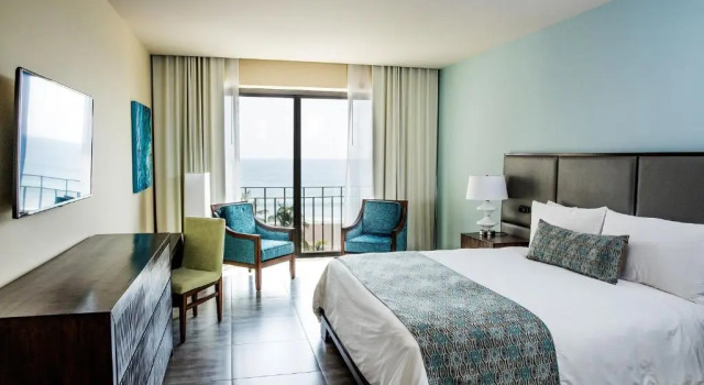 Номер Deluxe oceanfront Crocs Resort & Casino