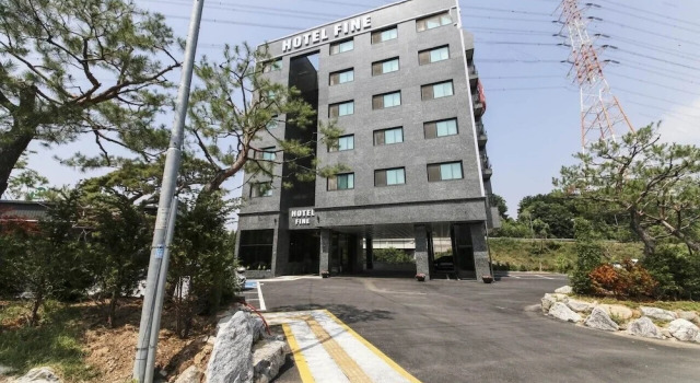Fine Hotel