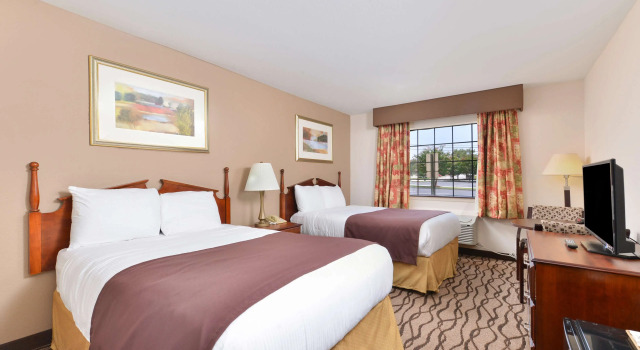 Четырёхместный номер Standard Country Hearth Inn-Toccoa