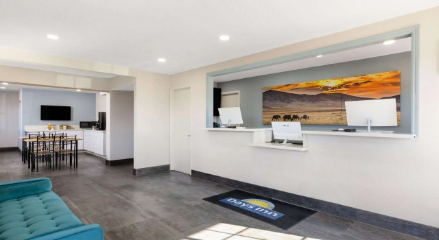 Days Inn by Wyndham Bakersfield