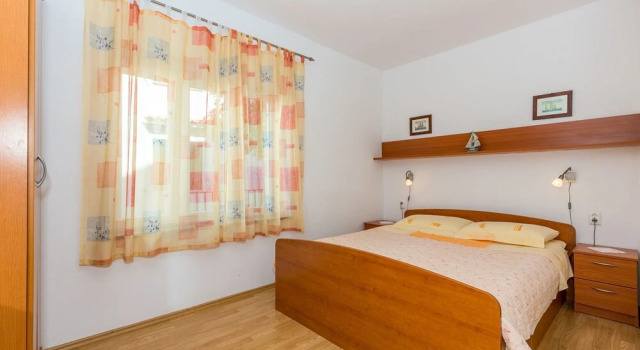 Ivan - 15 m From Beach - A1, Rezerwuj Hotel Lun Pag