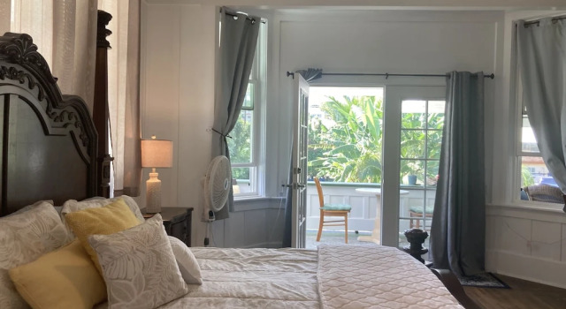 Люкс Standard Hilo Bay Oceanfront Bed and Breakfast