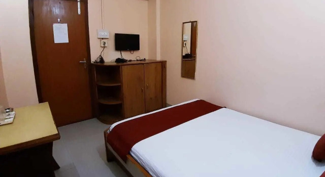 OYO 7359 Hotel Rhino, Book Hotel Cheap Hotels in Assam