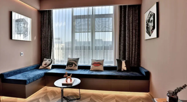 Hangzhou Vline Hotel