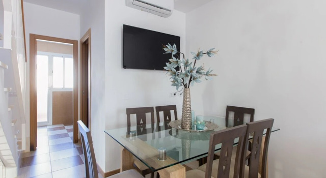 Cosy Holiday Home in Carboneras near Andaluz Park and Beach, Varaa Hotelli Carboneras 
