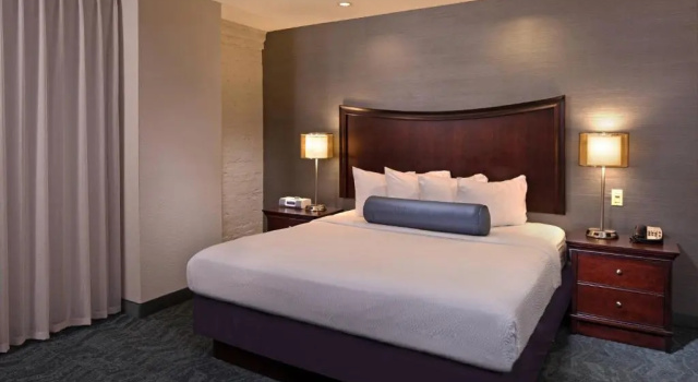 Четырёхместный люкс c 1 комнатой SpringHill Suites by Marriott Baltimore Downtown/Inner Harbor