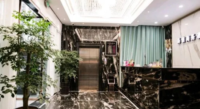 Linshui Zexin Business Hotel, Buchen Sie Hotel Linshui Sichuan