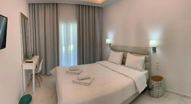 Студия Deluxe Lemon Tree Hotel