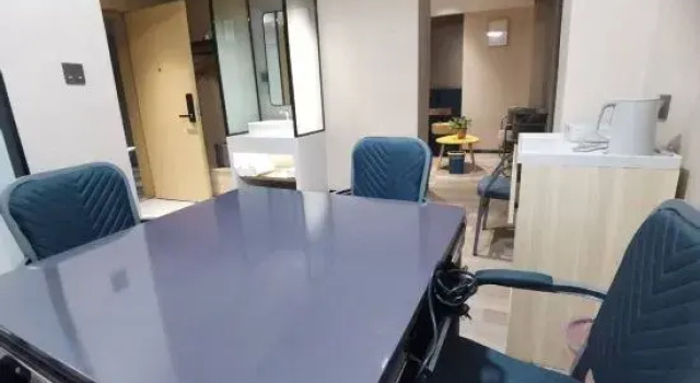 Люкс Deluxe Lano Shangpin Hotel (Hehe International)