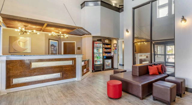 Comfort Suites Southport - Oak Island, Забронировать Отель Саутпорт Северная Каролина