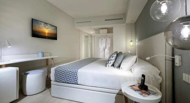 Palladium Hotel Menorca, Book Hotel Es Mercadal Menorca