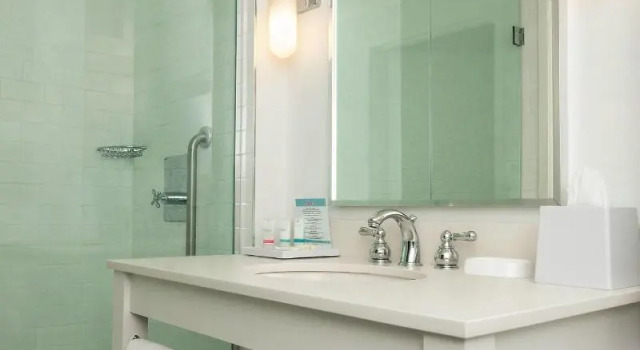 Двухместный номер Standard Four Points by Sheraton Cambridge Kitchener, Ontario