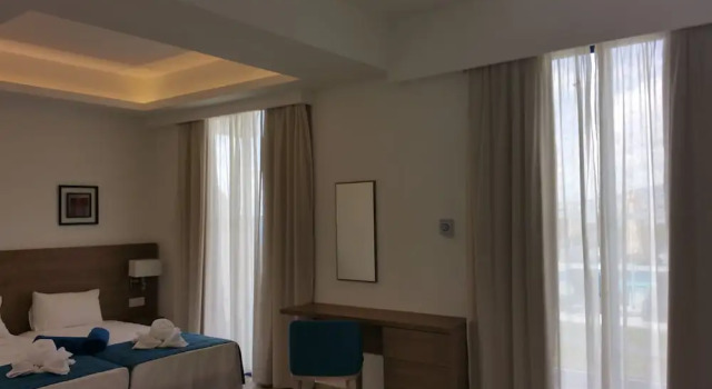 Люкс с балконом и с красивым видом из окна Maricas Boutique Hotel