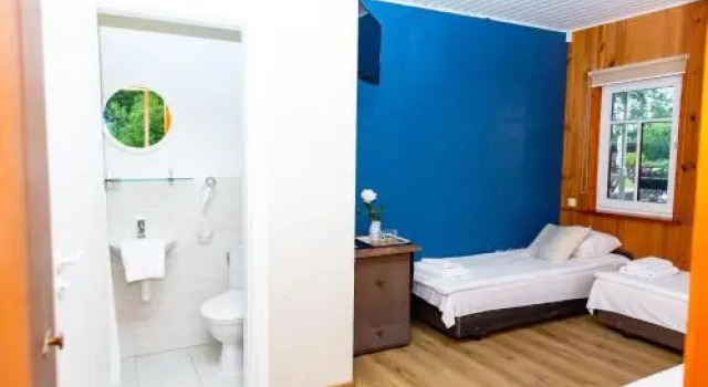 Mėlynojo karpio barža, Prenota Hotel Kintai Laguna dei Curi