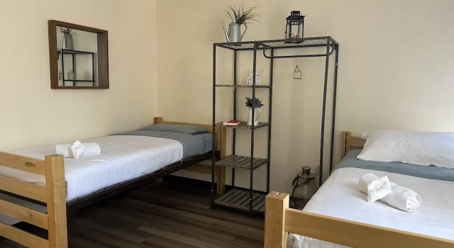 2 Bedroom Downtown Apt Walkable Safe Clean, Забронировать Апартаменты/квартира Отели Питтсбурга с парковкой, рядом с Western Pennsylvania Sports Museum, Парковка