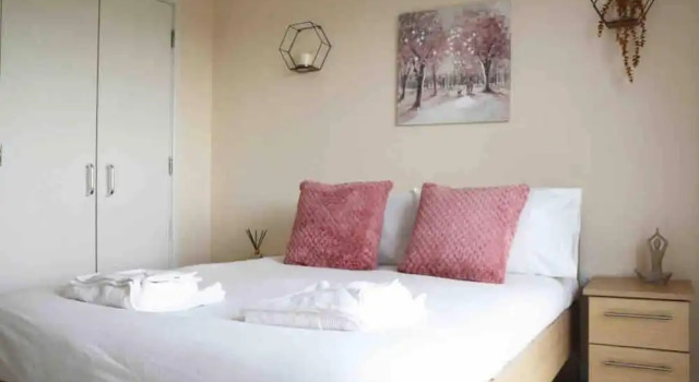 Comfy Duplex 2-bed Apartment in Milton Keynes, Varaa Huoneisto Asunnot kohteessa Merseyside, Huoneisto