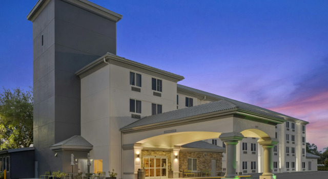 Spark by Hilton Orlando near SeaWorld