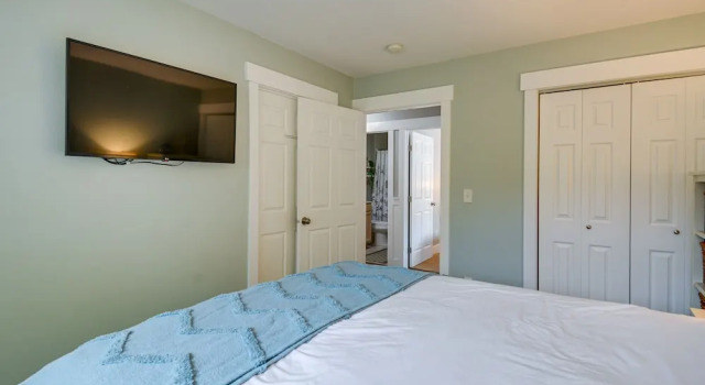 Pet-friendly Westport Vacation Rental w/ Hot Tub!, Забронировать Дом для отпуска Уэстпорт штат Вашингтон, рядом с Маяк Грейс-Харбор