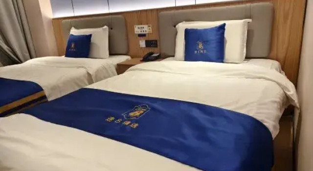 Кровать в общем номере (женский номер) Super 8 Collection Hotel (Beijing Daxing Yihezhuang Metro Station)