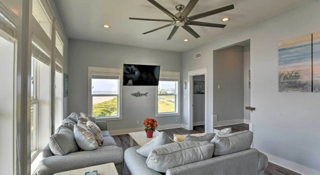 Crystal Tides - Stunning Home W/oceanfront Views, Book Feriehus Bolivar Peninsula Houston
