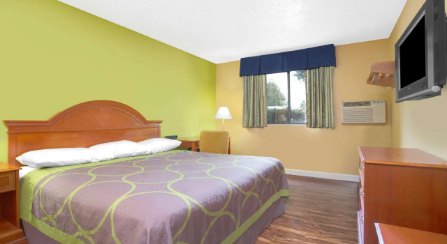 Двухместный номер Standard Super-8-Gainesville-I-75-Hospital-University-Area