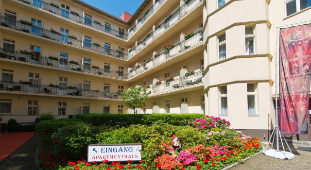 Hotel & Apartments Zarenhof Berlin Prenzlauer Berg, Buchen Sie Ferienwohnung Hotels in Berlin mit Frühstück, in der Nähe von Helmholtzplatz, Frühstück