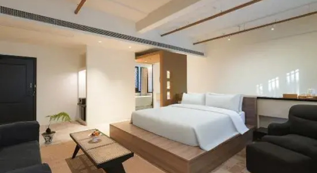 Люкс Deluxe Nine Rooms Garden Hotel (Qixia Zen Temple Branch)