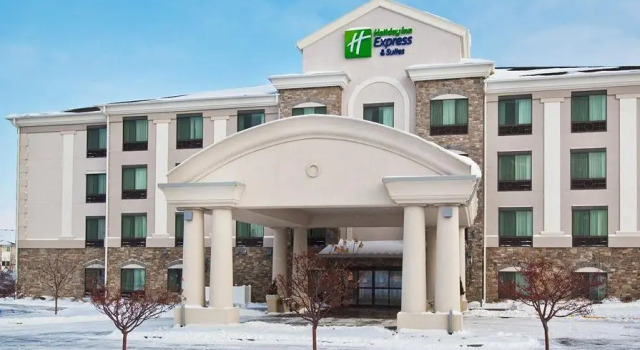 Номер Executive Holiday Inn Express Hotel & Suites Bismarck by IHG