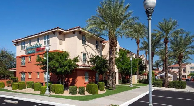 Кровать в общем номере Sonesta Simply Suites Phoenix Scottsdale