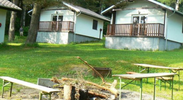 Chaty Holiday Lipno, Забронировать Отель Отели Липно-над-Влтавой с парковкой, рядом с Тропинка на вершине леса Lipno, Парковка
