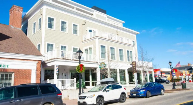 84 Main, Buchen Sie Ferienwohnung Hotels in New England mit Parkplatz, Parkplätze