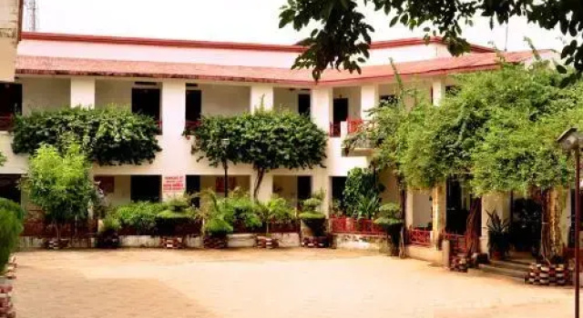 Tourist Bungalow Chitrakoot, Забронировать Отель Рамгхат штат Мадхья-Прадеш