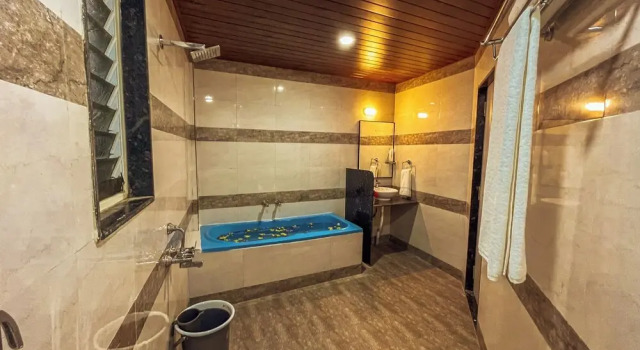Полулюкс Regenta Bharti Amusement & Adventure Resort Pune, Urulikanchan