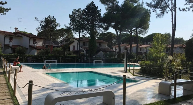 Апартаменты Charming Apartment With Garden and Pool