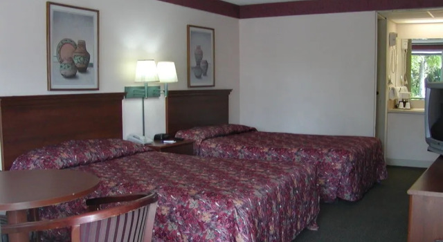 River Side Inn New Port Richey, Забронировать Отель Порт-Ричи штат Флорида, рядом с Morton Plant North Bay Hospital
