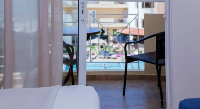 Номер Standard с видом на бассейн Sunny Bay Hotel