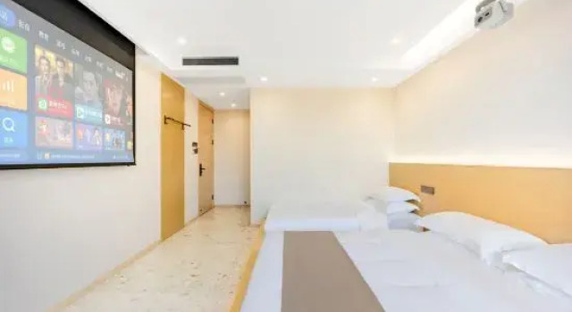 Люкс Дуплекс с 3 комнатами с балконом Xinyuan Hotel