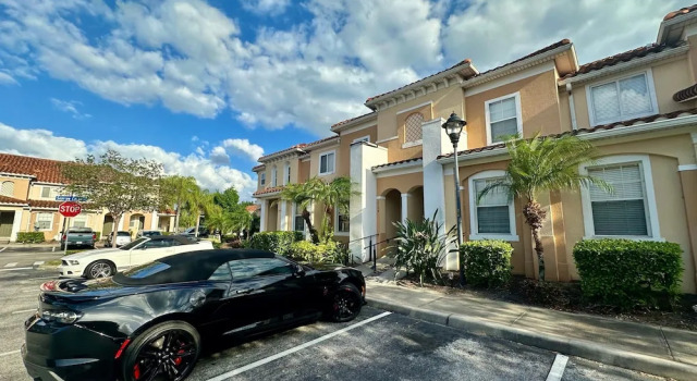 Grand Resort 3BR Compass Townhouse Near Disney 1, Rezerwuj Ośrodek wypoczynkowy Hotele w Kissimmee z parkingiem, Parking