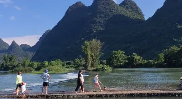 Yangshuo Linshuiwan Homestay (Shili Gallery Yulonghe)